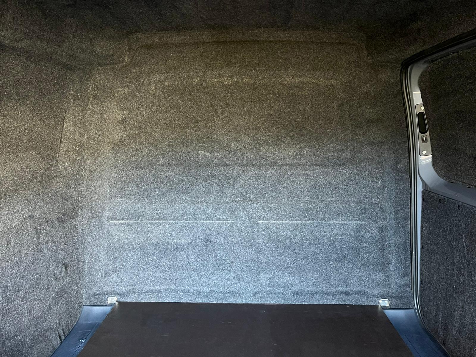 VW Caddy Cargo 2.0 TDi